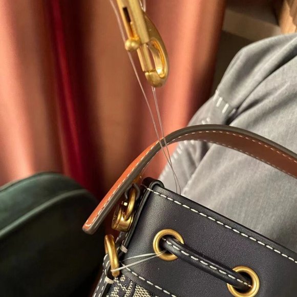 TB bucket bag, portable shopping bag, one shoulder, slant tote bag main image 3